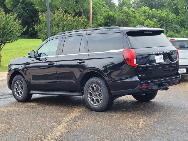 New 2026 Ford Expedition Active RWD image 3