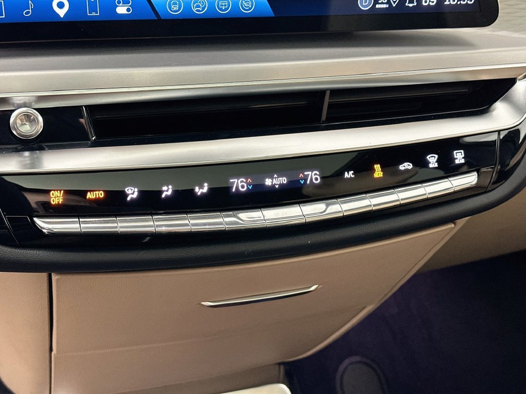 New 2026 Cadillac Lyriq Signature Luxury w/ Nappa Leather Package AWD/4WD image 19
