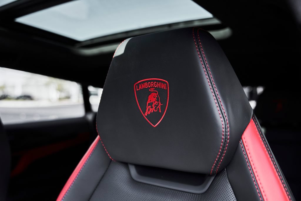 Used 2025 Lamborghini Urus S AWD/4WD image 46