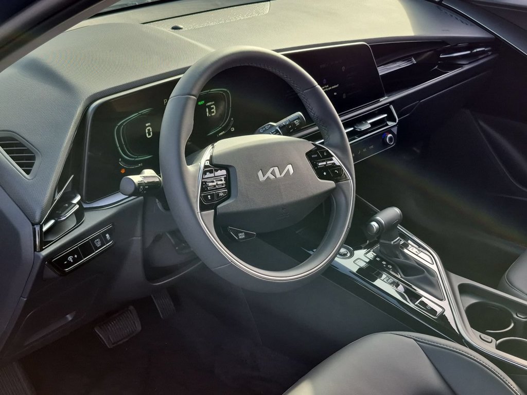 New 2026 Kia Niro EX FWD image 10