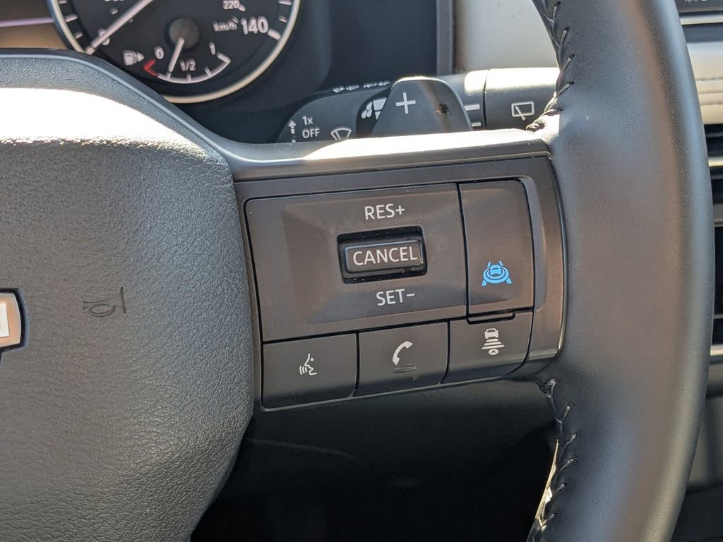 Used 2025 Nissan Rogue SV FWD image 24