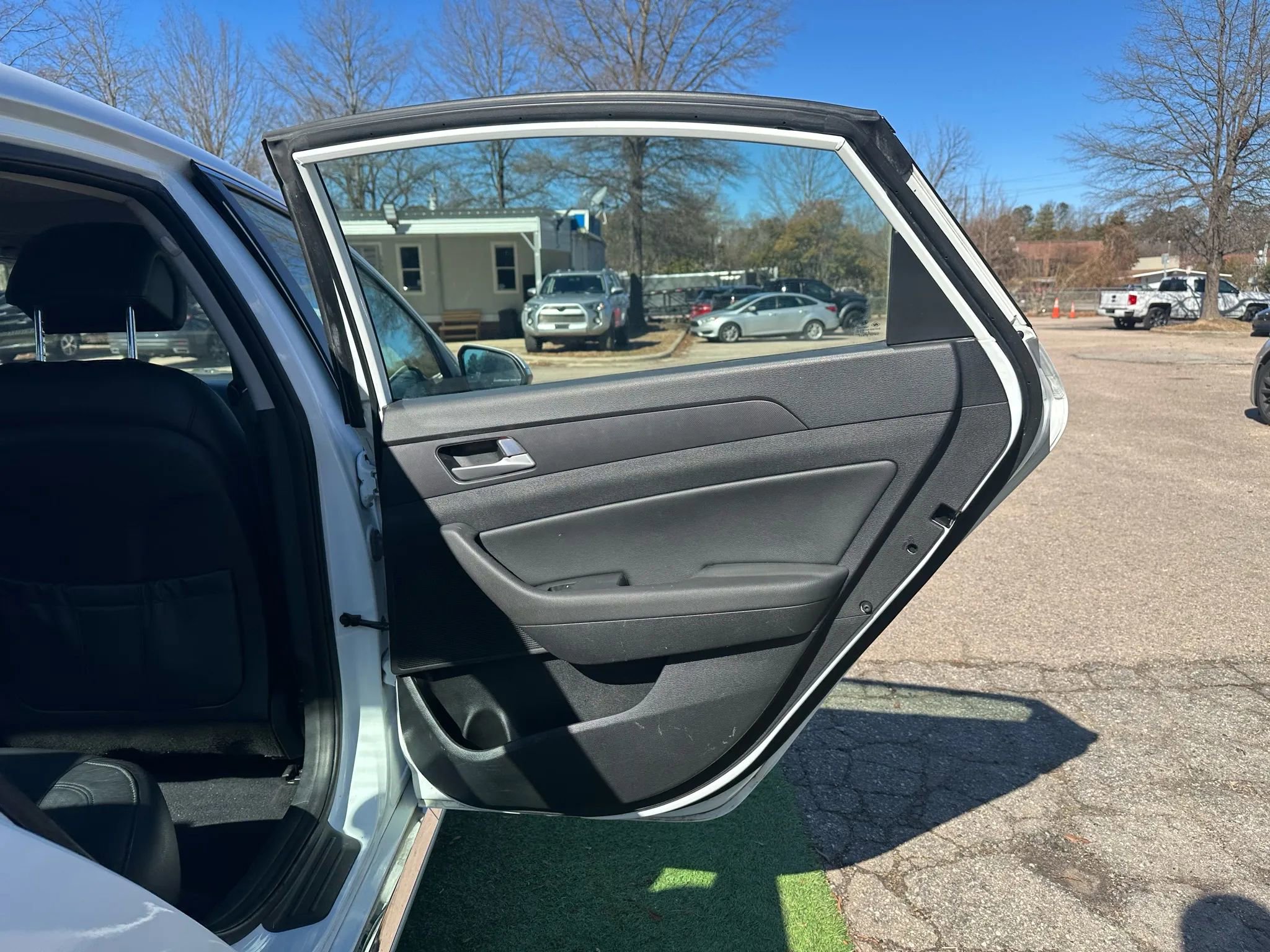 Used 2017 Hyundai Sonata Sport w/ Value Edition Package 02 image 17