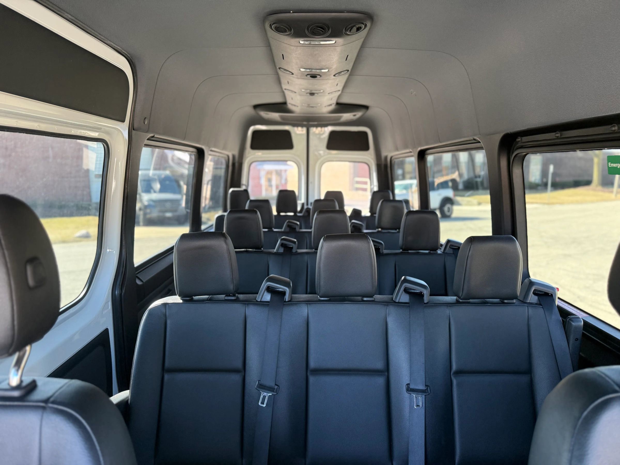 Used 2022 Mercedes-Benz Sprinter 2500 image 21