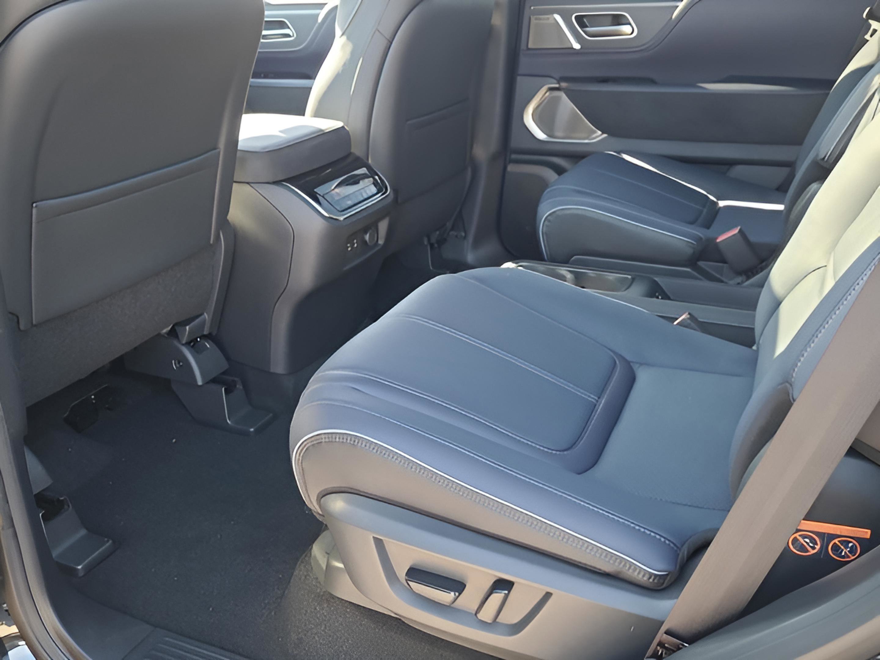 New 2026 INFINITI QX80 4WD w/ Sport Exterior Package image 11