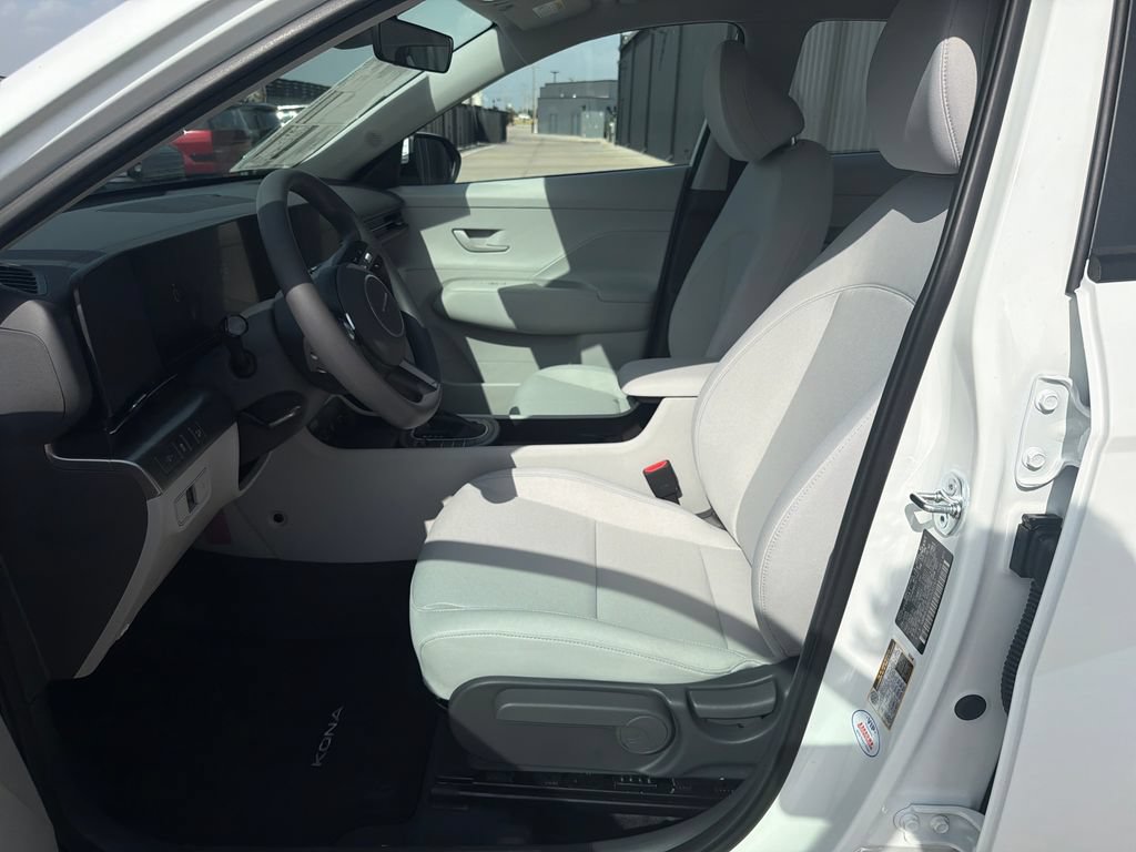 New 2027 Hyundai Kona SE FWD image 15