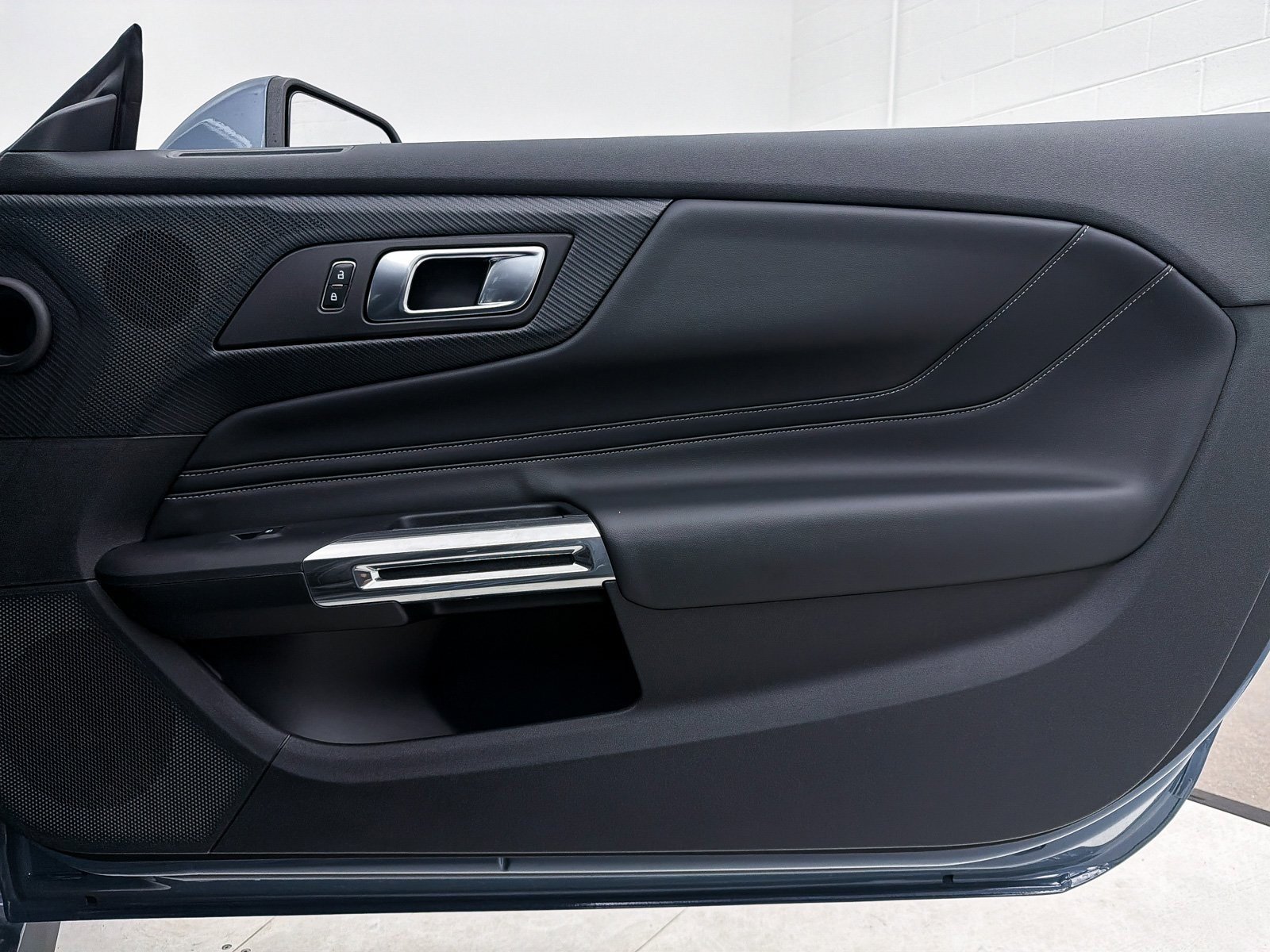 Used 2024 Ford Mustang GT Premium image 31