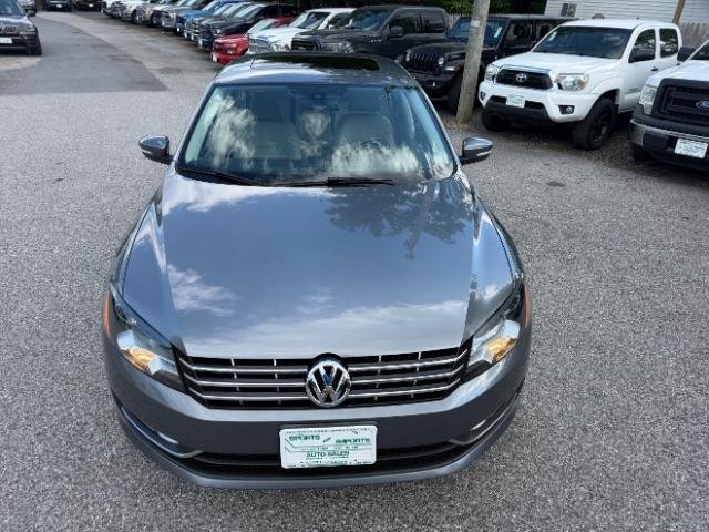 Used 2012 Volkswagen Passat TDI SEL Premium FWD image 9