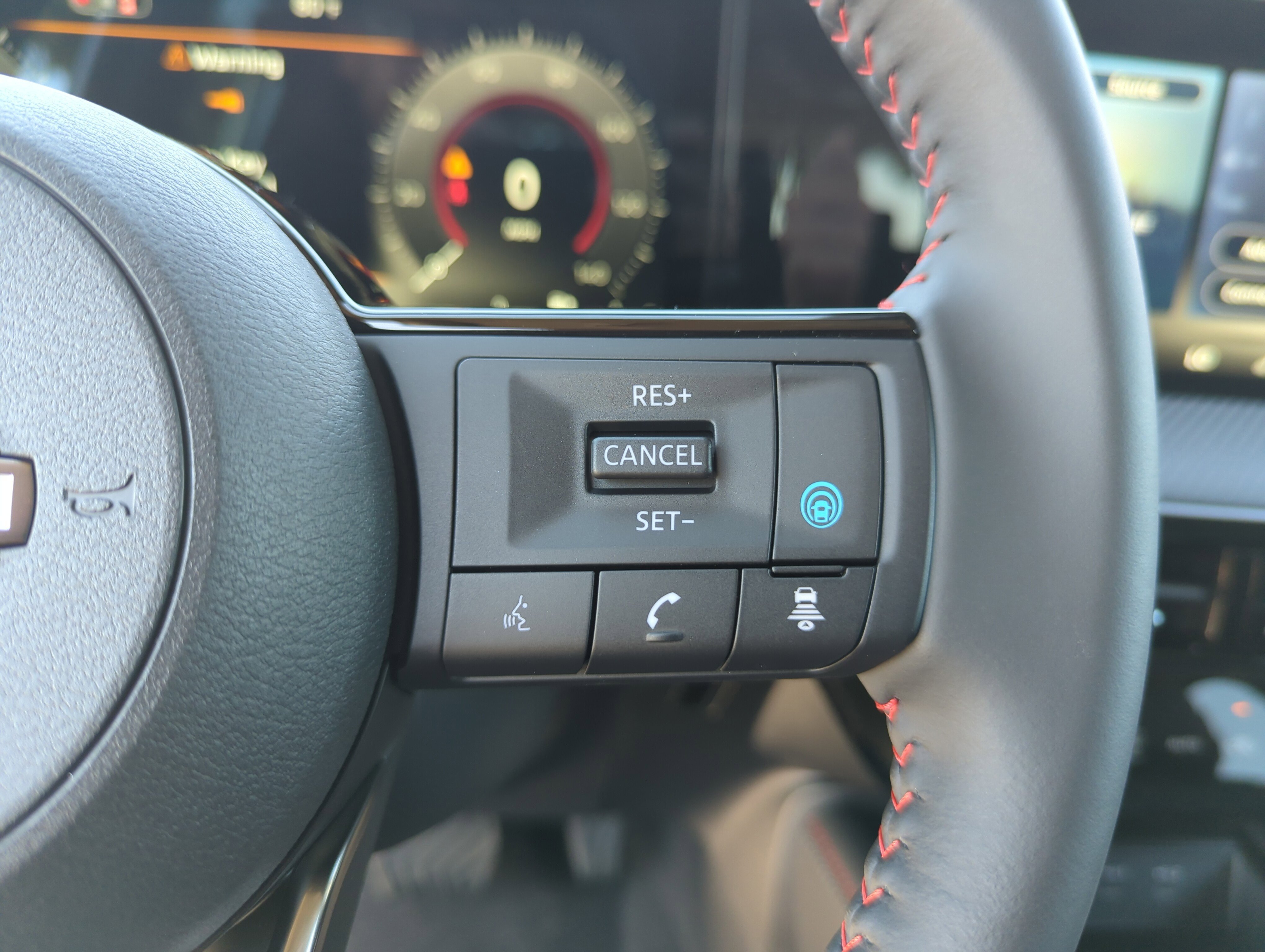 New 2026 Nissan Kicks SR w/ Cold Weather Package FWD image 14
