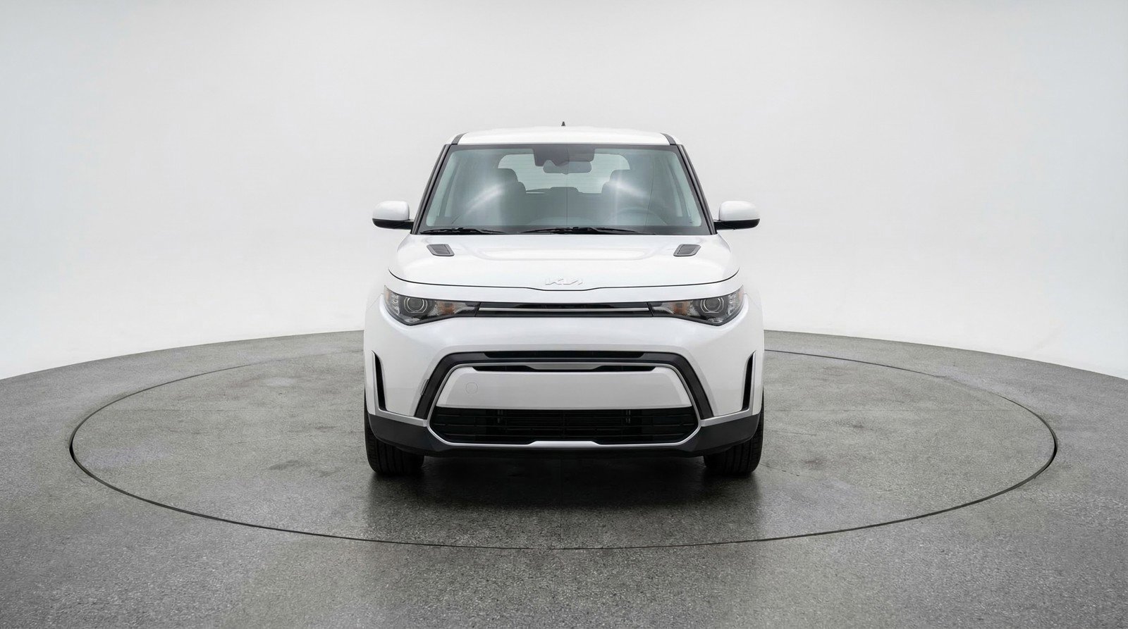 Used 2025 Kia Soul LX w/ LX Technology Package FWD image 2