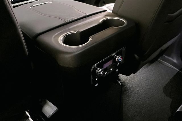 Used 2026 GMC Yukon XL AT4 AWD/4WD image 26