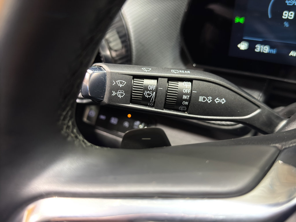 Used 2025 Chevrolet Equinox LT w/ Convenience Package II image 25