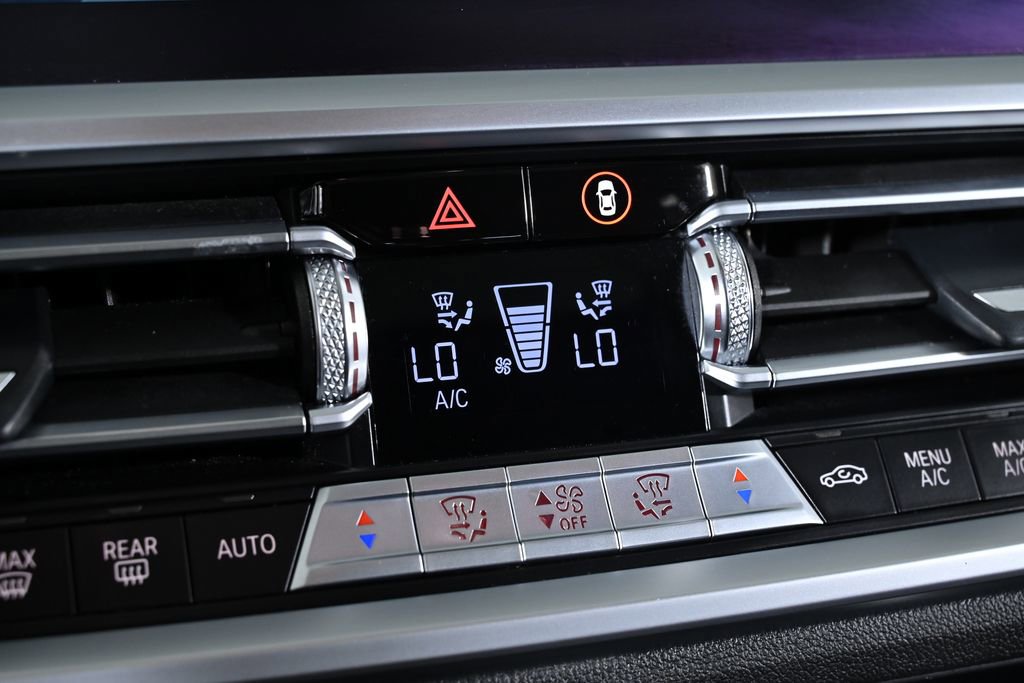 Used 2021 BMW 330i Sedan w/ Driving Assistance Package image 18