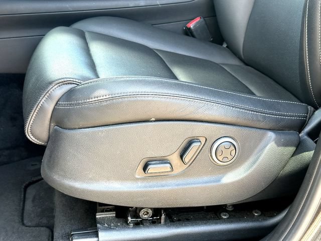 Used 2025 Genesis GV70 2.5T AWD/4WD image 12