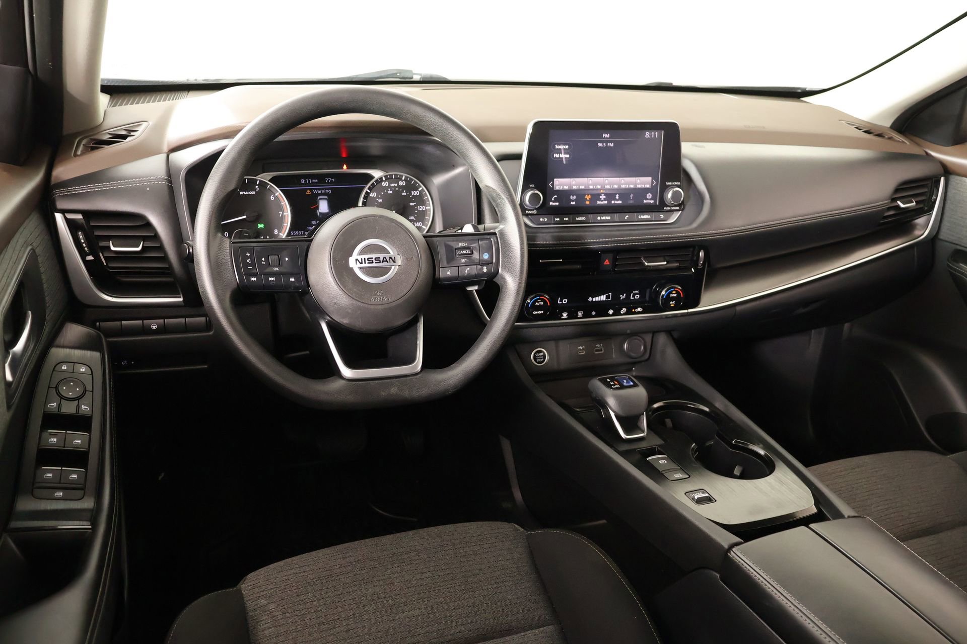 Used 2021 Nissan Rogue SV image 2