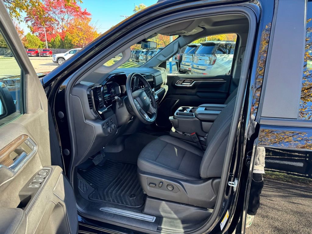 Used 2023 Chevrolet Silverado 1500 LT image 11