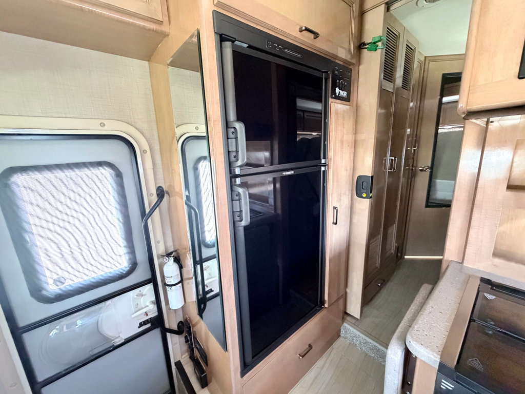 Used 2019 Ford E-450 and Econoline 450 Super Duty w/ Motorhome Prep Package RWD image 15