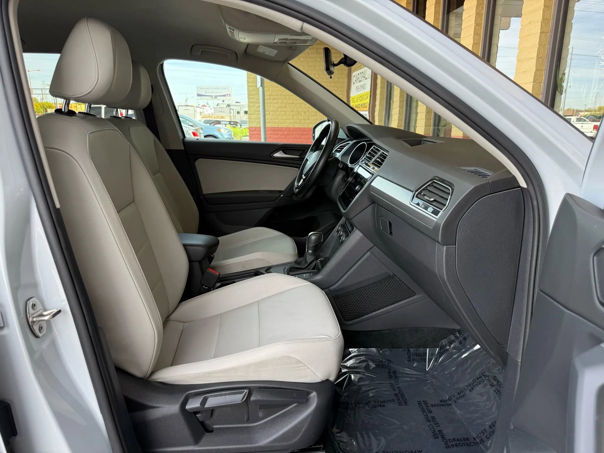 Used 2018 Volkswagen Tiguan SE FWD image 24