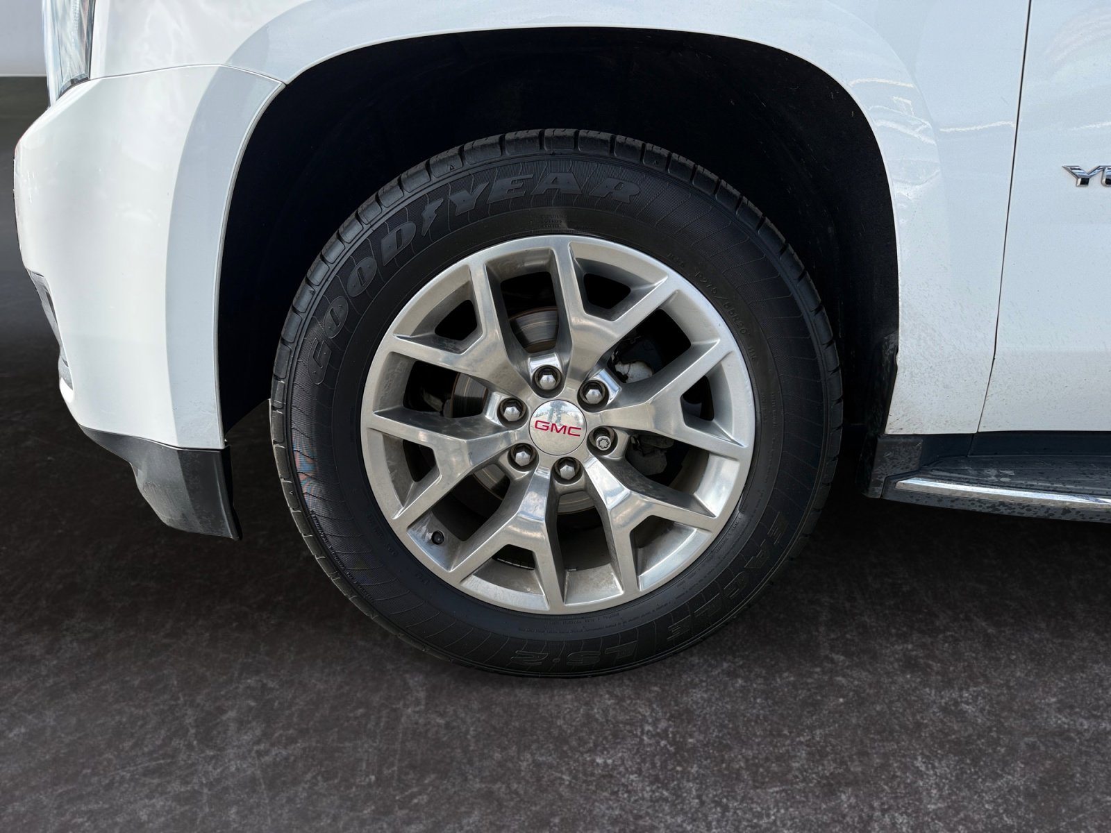 Used 2020 GMC Yukon XL SLE w/ SLE Value Package RWD image 15