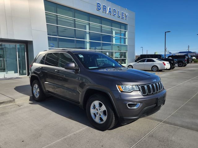 Used 2017 Jeep Grand Cherokee Laredo w/ Quick Order Package 2BE RWD image 3