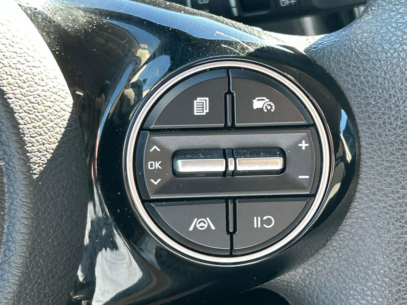Used 2023 Kia Soul S FWD image 28