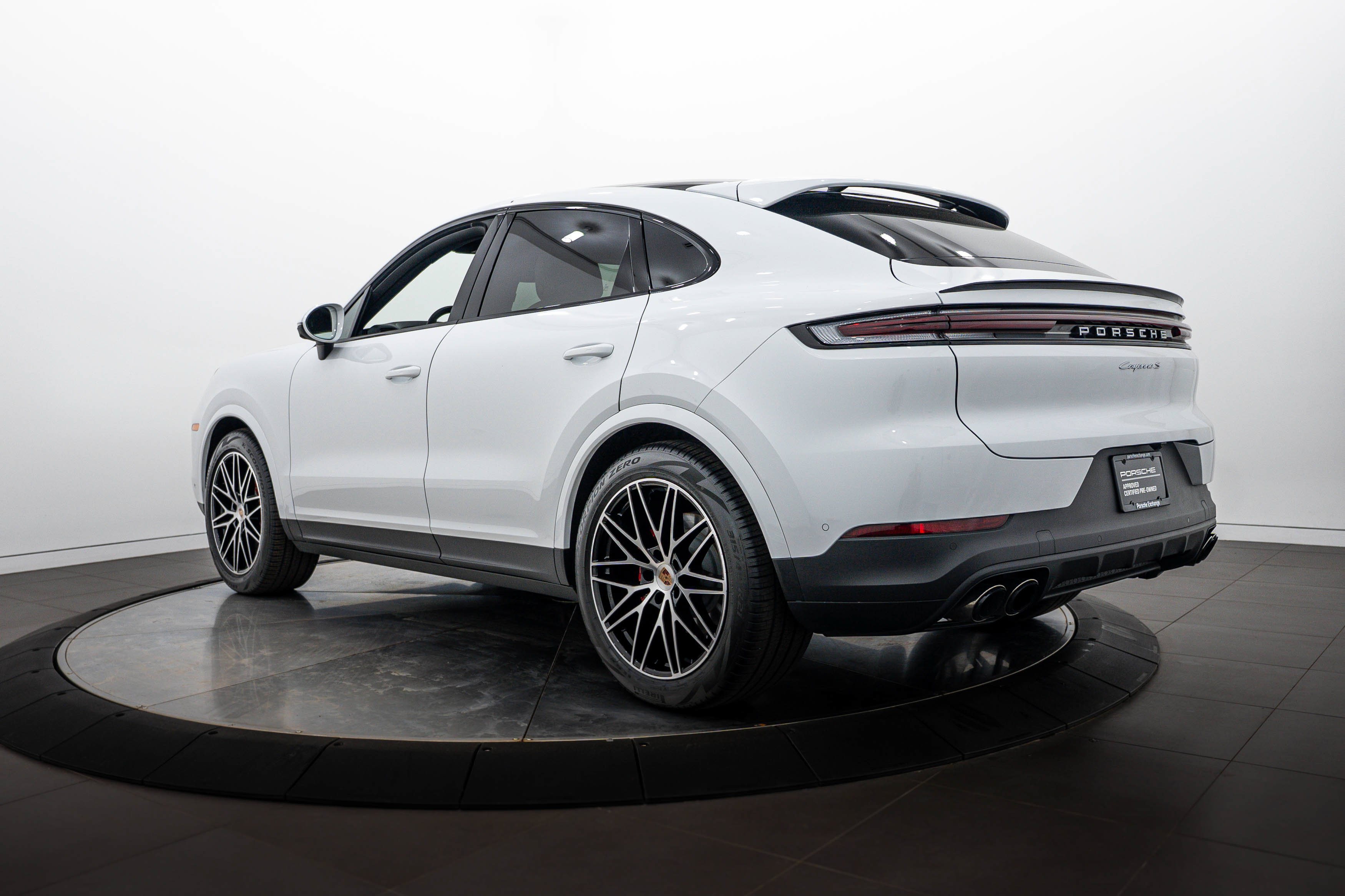 Certified 2026 Porsche Cayenne S AWD/4WD image 3