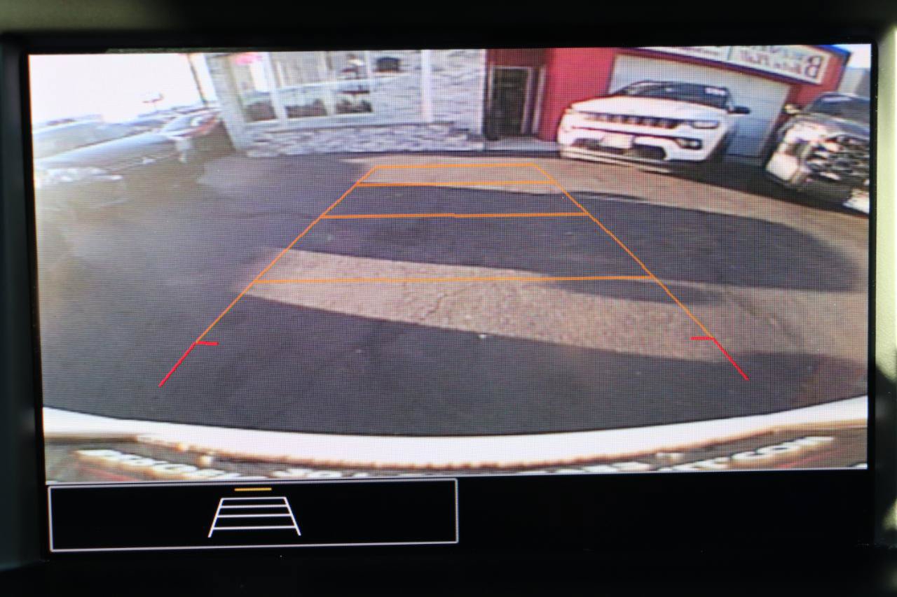 Used 2024 GMC Terrain SLE AWD/4WD image 30