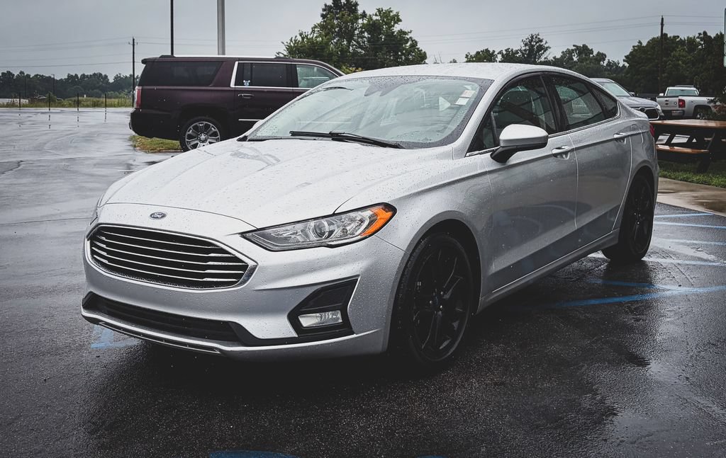 Used 2019 Ford Fusion SE w/ Equipment Group 151A FWD image 5