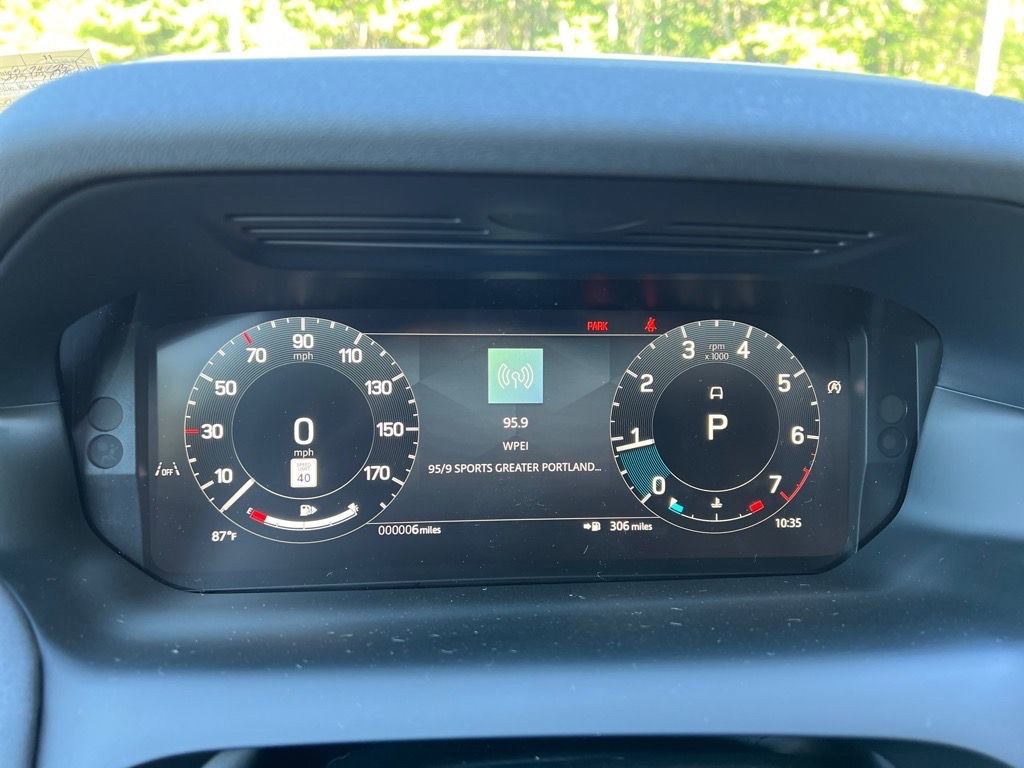 New 2025 Land Rover Discovery Sport S image 15