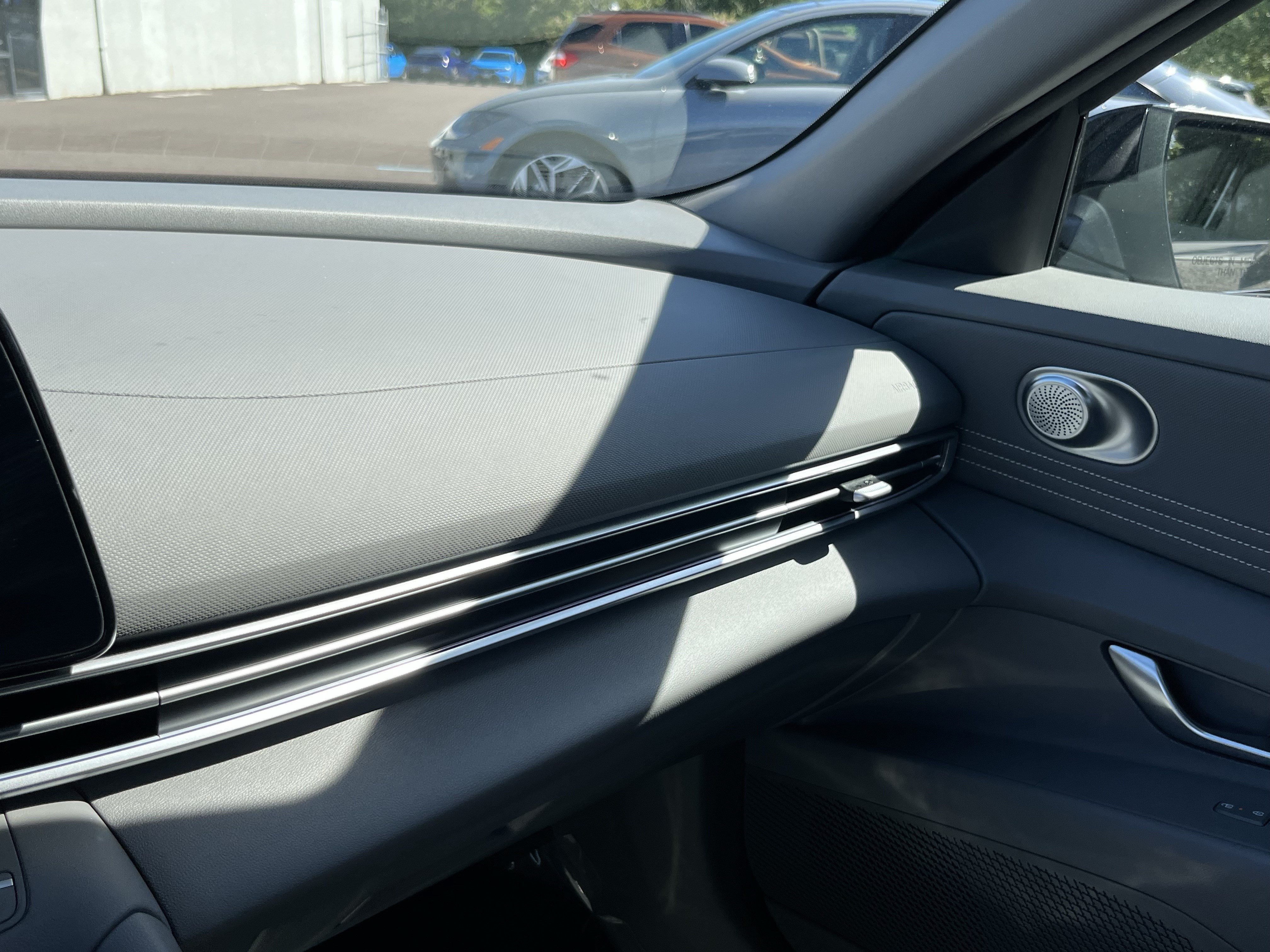 Certified 2025 Hyundai Elantra Hybrid FWD image 25