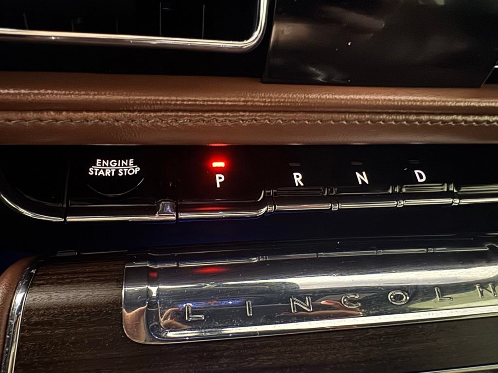 Certified 2025 Lincoln Aviator Reserve w/ Jet Appearance Package AWD/4WD image 55