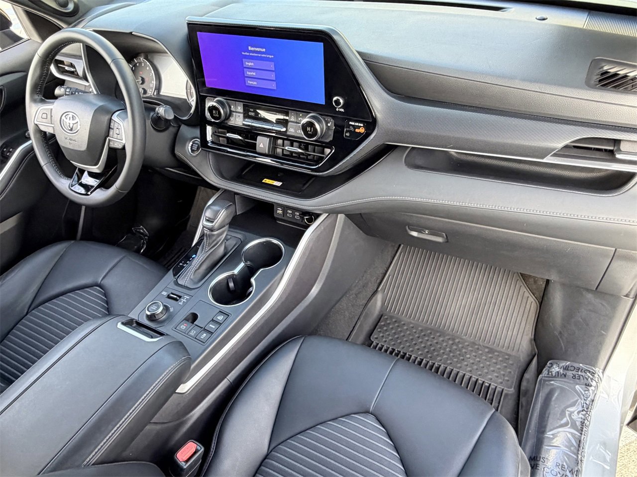 Used 2023 Toyota Highlander XSE image 12