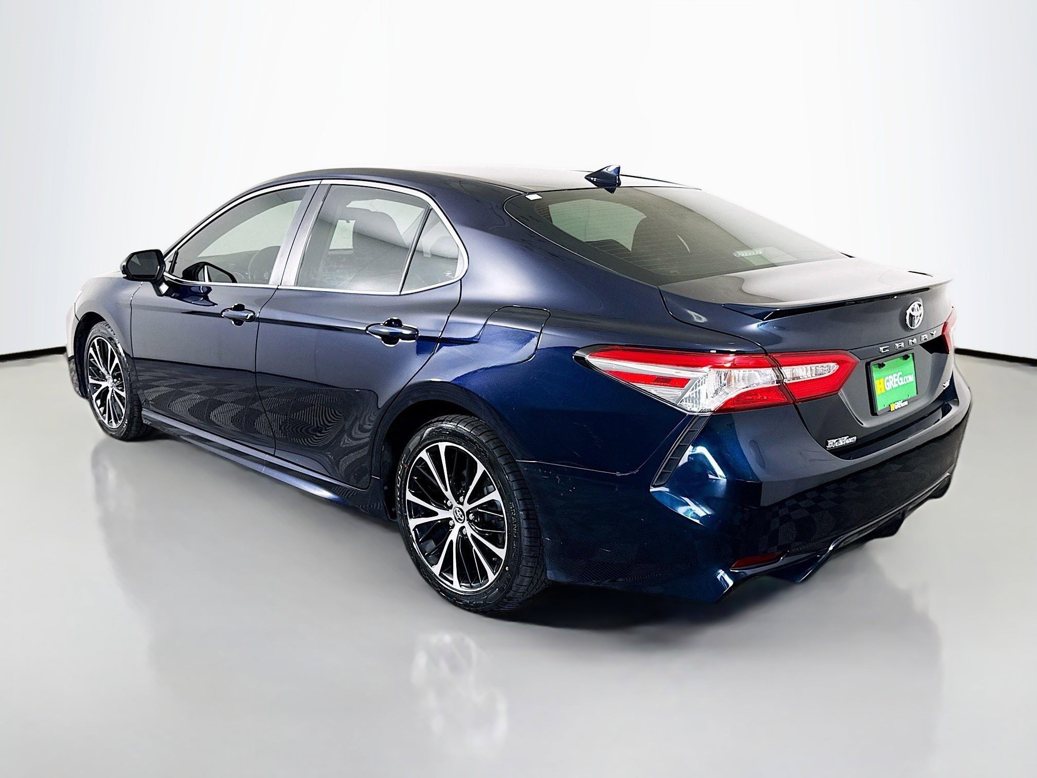 Used 2020 Toyota Camry SE FWD image 7