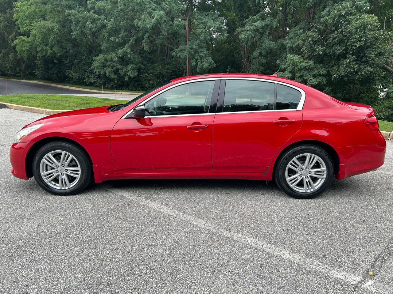 Used 2011 INFINITI G37 x Sedan w/ Premium Pkg AWD/4WD image 6