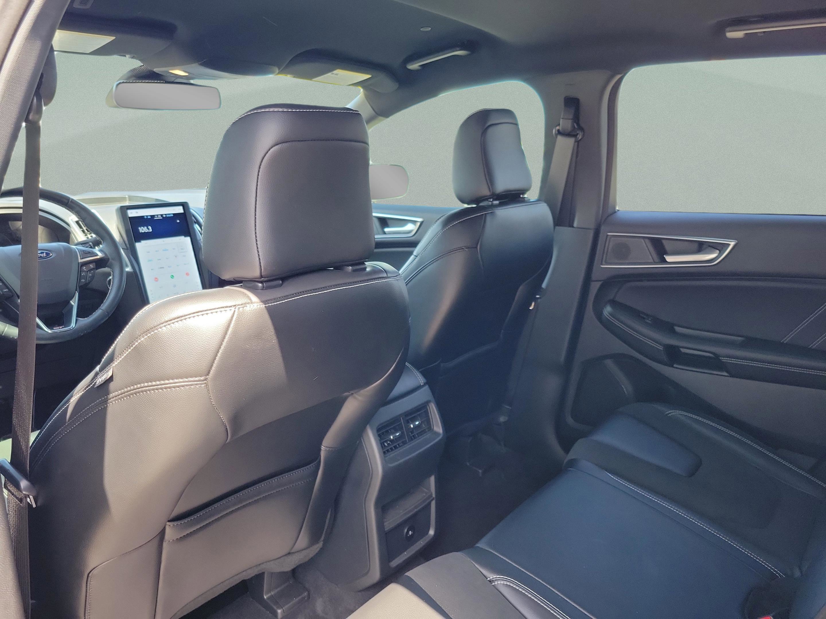 Used 2022 Ford Edge ST image 21