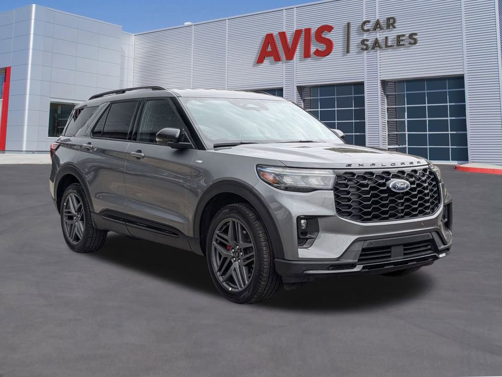 Used 2025 Ford Explorer ST-Line w/ ST-Line Street Pack image 9