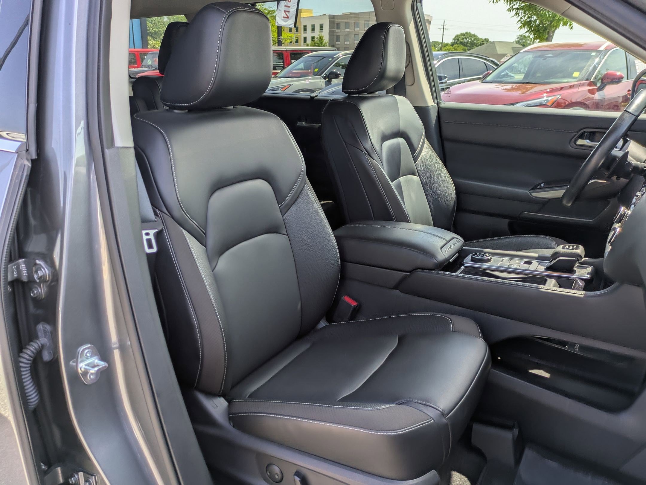 Used 2023 Nissan Pathfinder SL w/ SL Premium Package AWD/4WD image 40