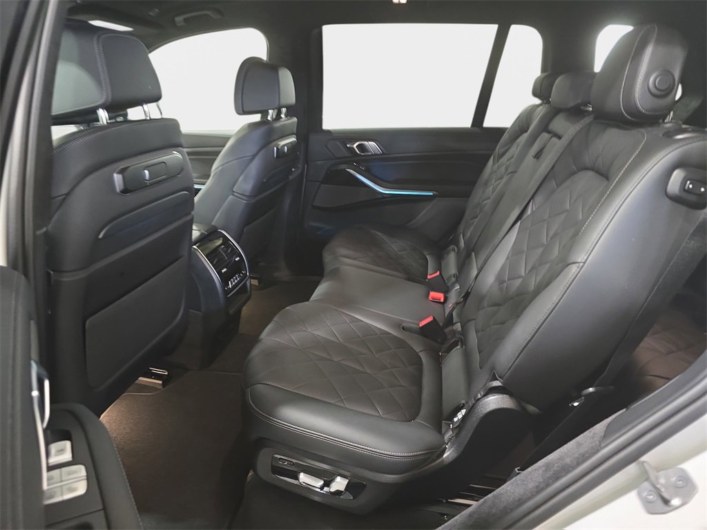 Used 2024 BMW X7 xDrive40i w/ M Sport Package image 10