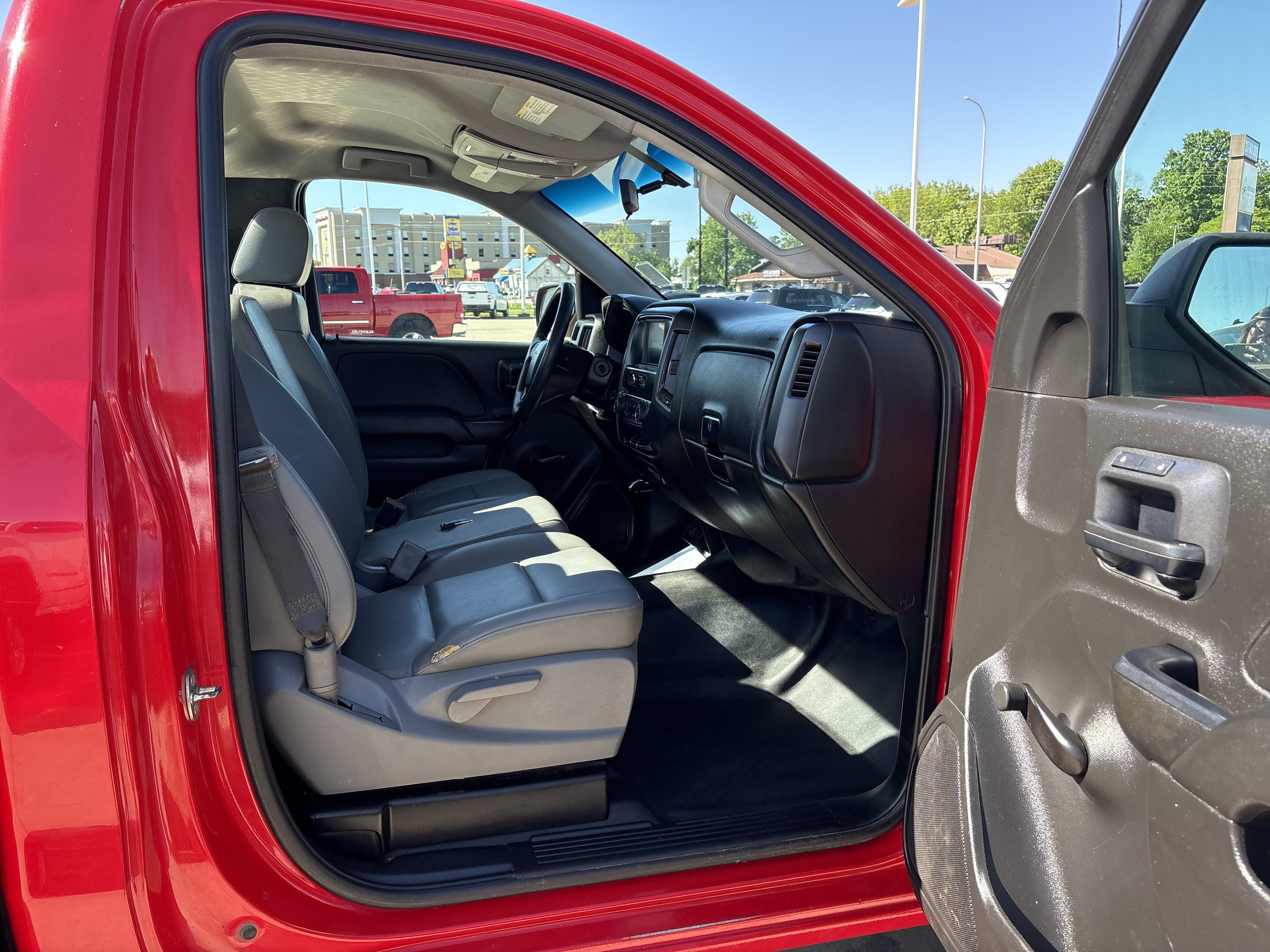 Used 2018 Chevrolet Silverado 1500 W/T RWD image 7