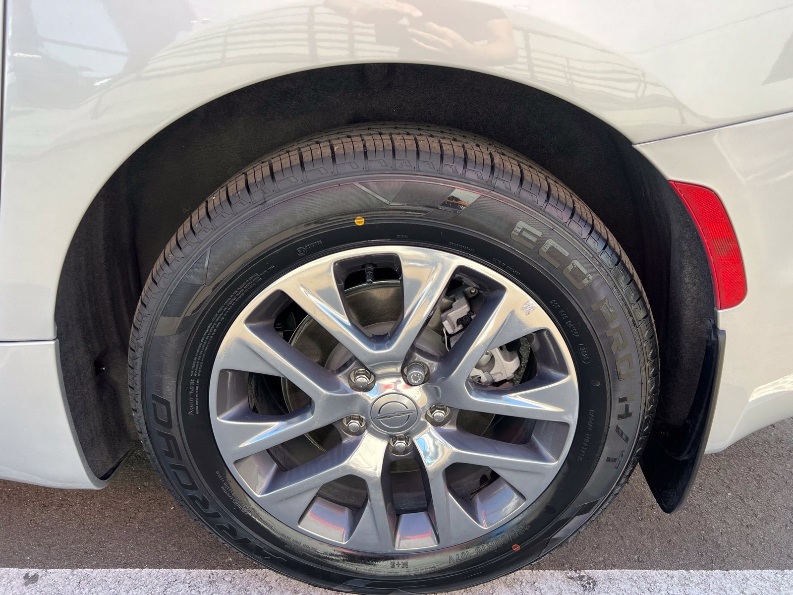 Used 2023 Chrysler Pacifica Pinnacle FWD image 14