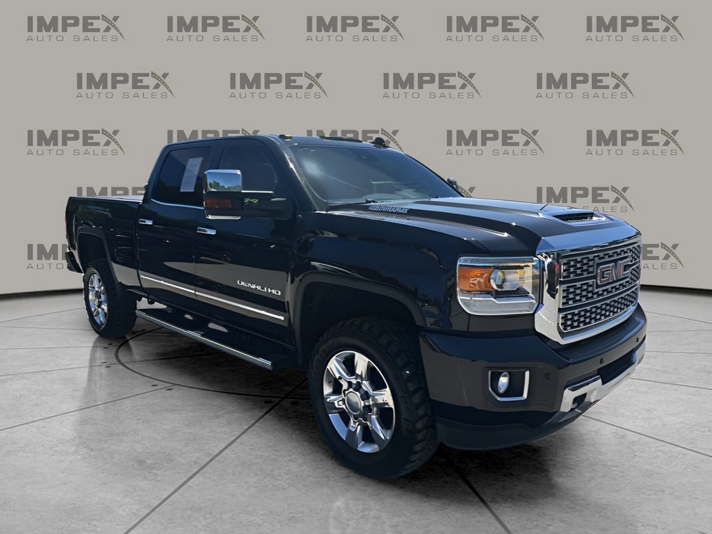 Used 2019 GMC Sierra 2500 Denali w/ Duramax Plus Package AWD/4WD image 7