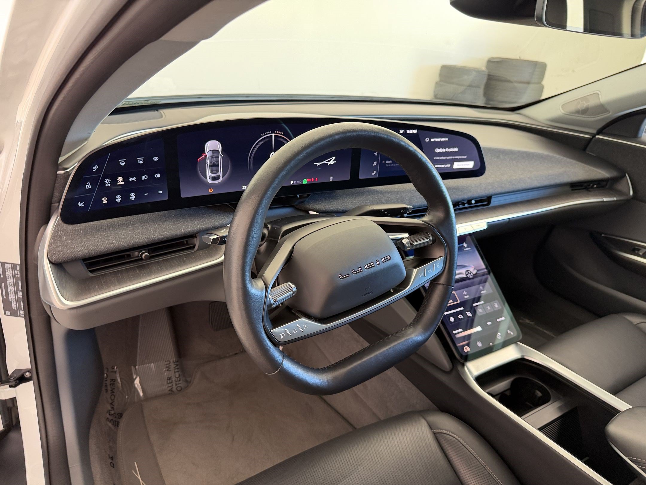 Used 2025 Lucid Air Touring AWD/4WD image 4