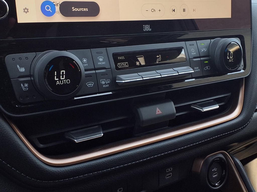 Certified 2025 Toyota Grand Highlander AWD Hybrid image 11