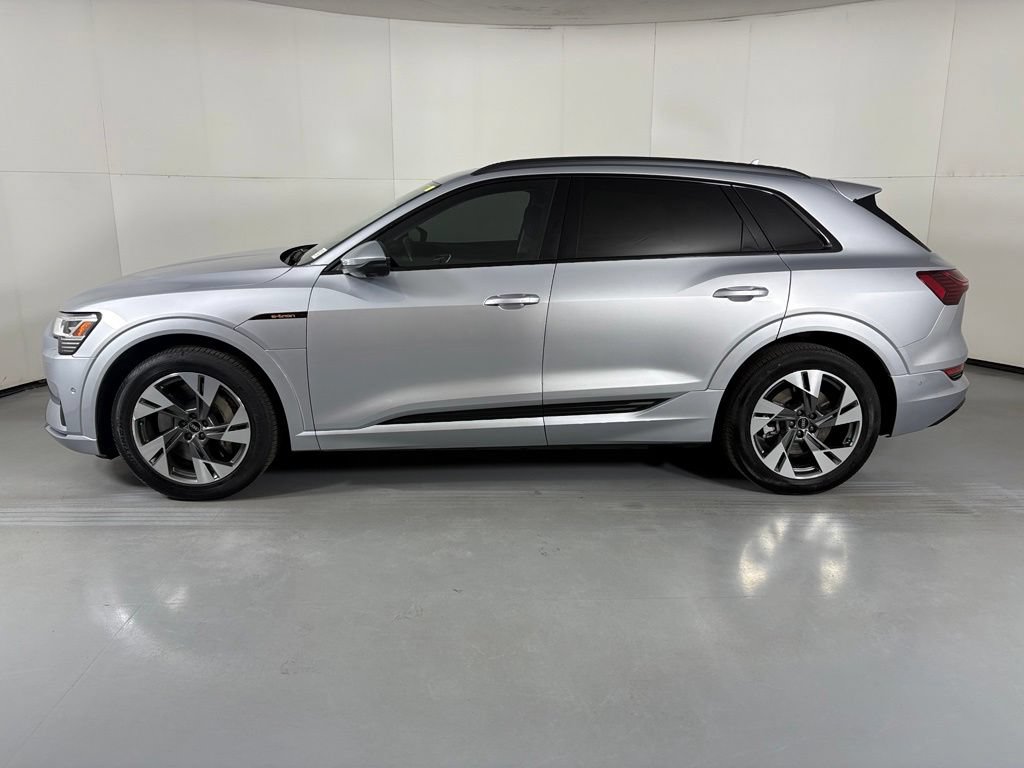 Used 2022 Audi e-tron Premium AWD/4WD image 5