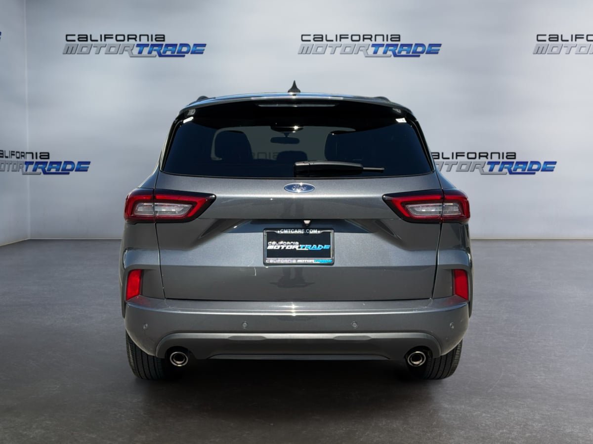 Used 2023 Ford Escape ST-Line w/ Tech Pack #1 FWD image 6