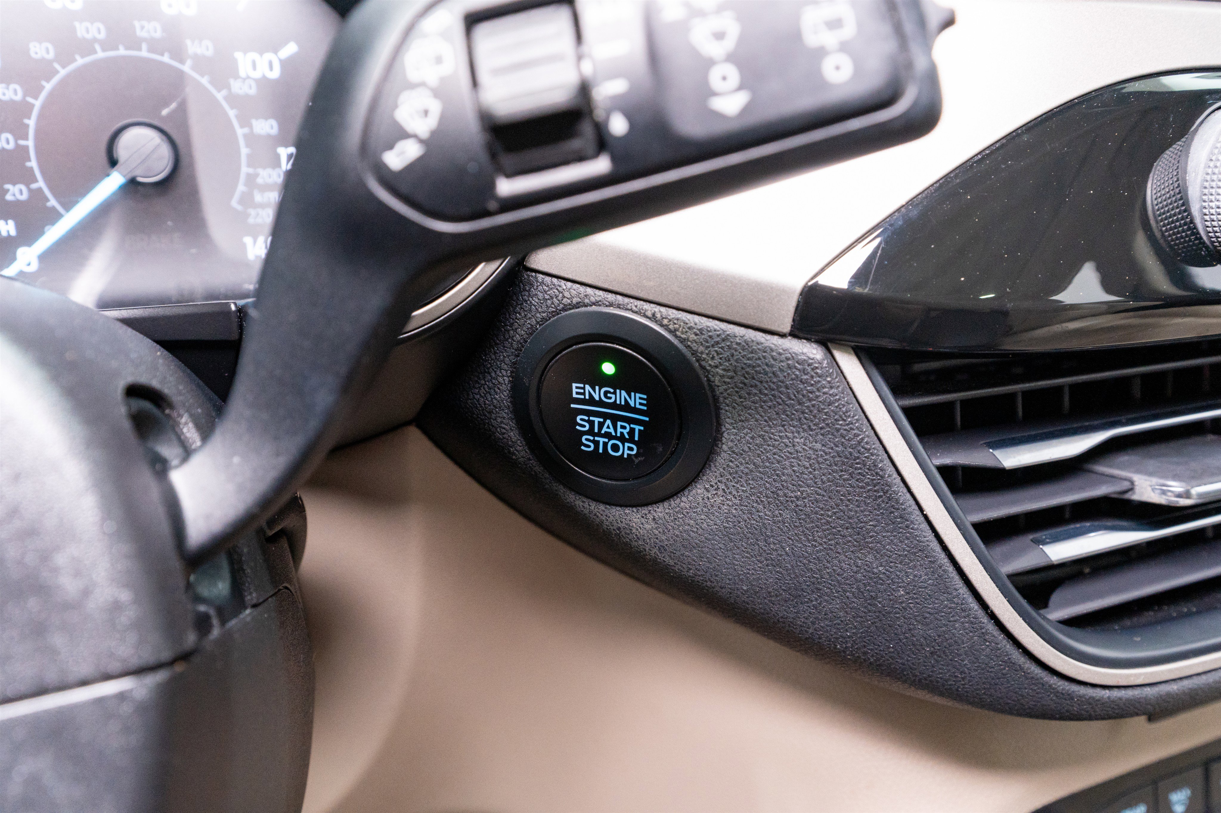 Used 2020 Ford Escape SEL image 29