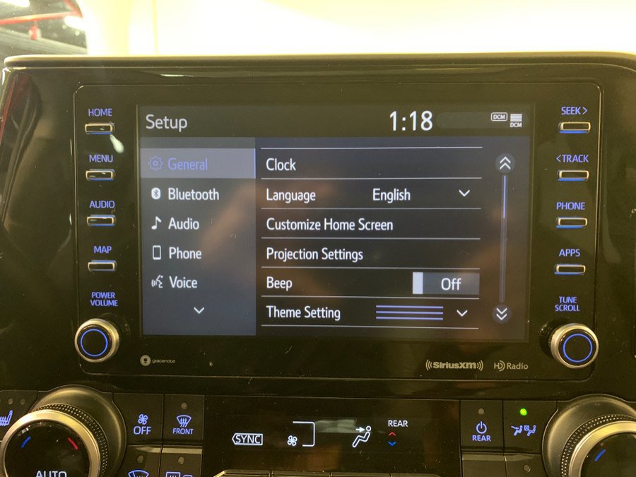 Used 2021 Toyota Highlander XLE AWD/4WD image 30
