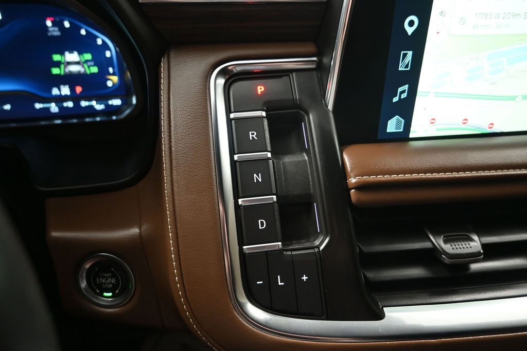 Used 2023 Chevrolet Suburban High Country w/ Premium Package 2 AWD/4WD image 25