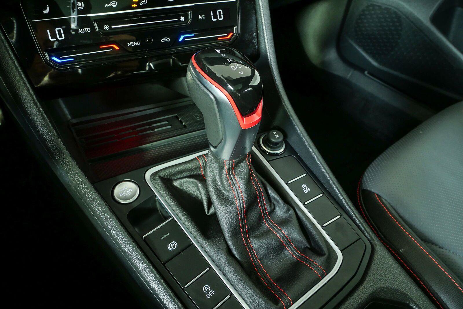 Certified 2025 Volkswagen Jetta GLI Autobahn w/ GLI Black Package FWD image 17