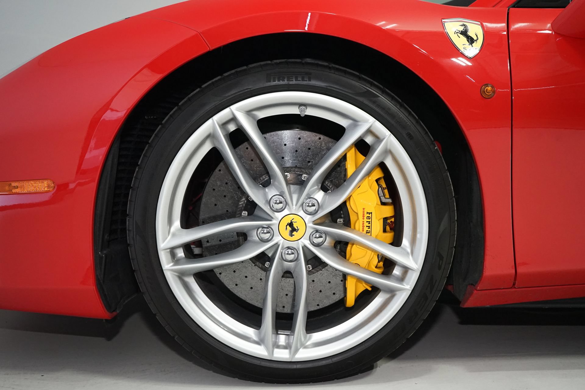Used 2019 Ferrari 488 GTB RWD image 25