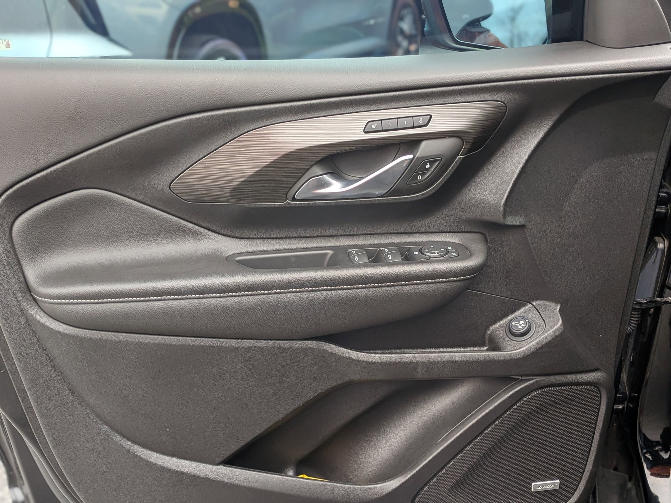 Used 2023 GMC Terrain SLT w/ Infotainment Package II image 14